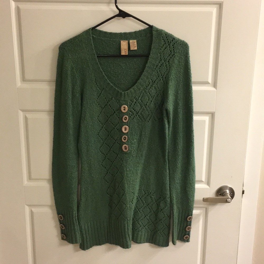 Buckle sweater